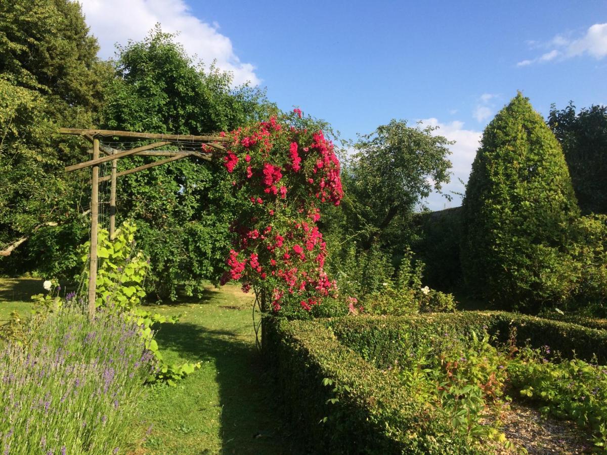 Bed and Breakfast De Ma Fenetre Saint-Martin-des-Entrees Екстер'єр фото